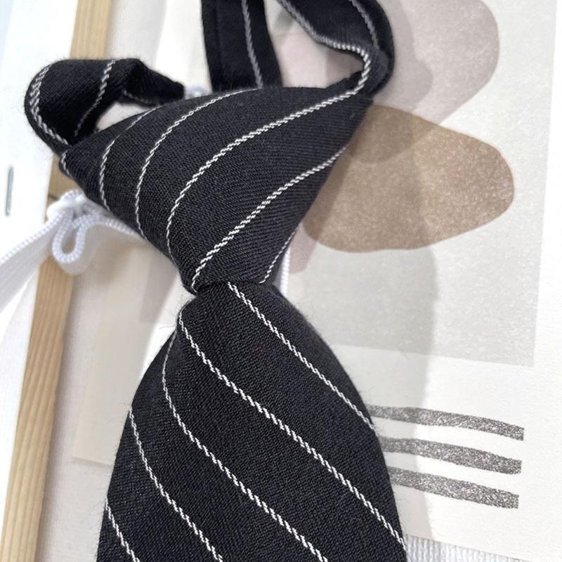 39BD Student Pre Tied Neck Tie - Men Accessories Look 评论和价格